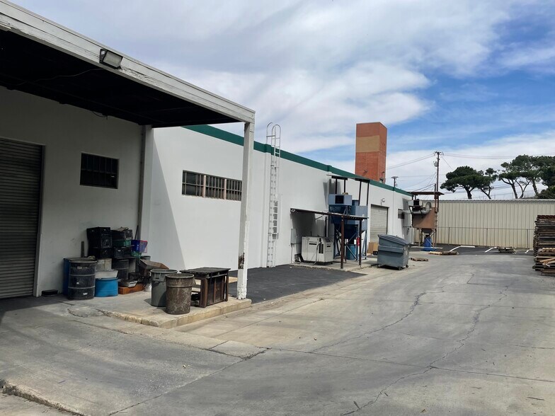 More Photos Of 708-710 Monterey Pass Rd, Monterey Park Manufacturing For Sale