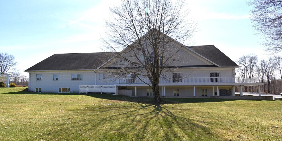 More Photos Of 972 Youngstown Kingsville Rd, Vienna Office For Sale