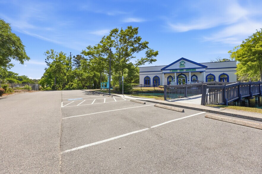 More Photos Of 14319 Ocean Hwy, Pawleys Island General Retail For Sale