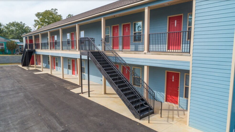 More Photos Of 841 E Central Ave, Moultrie Apartments For Sale