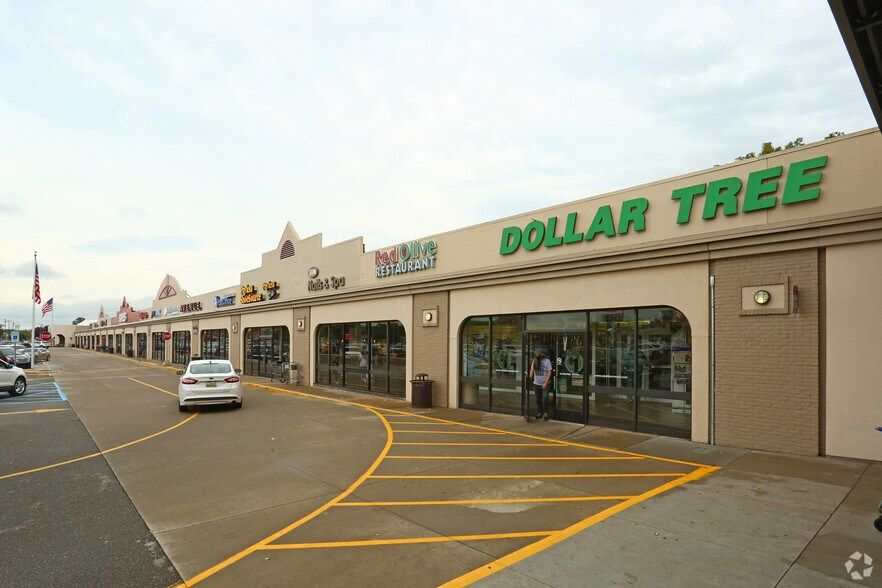 More Photos Of 23001-23303 Michigan Ave, Dearborn Freestanding For Lease