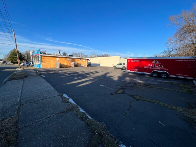 More Photos Of 2201 Nottingham Way, Hamilton Restaurant For Sale