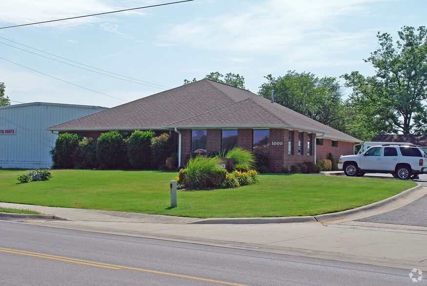 More Photos Of 1000 S West End St, Springdale Office For Lease