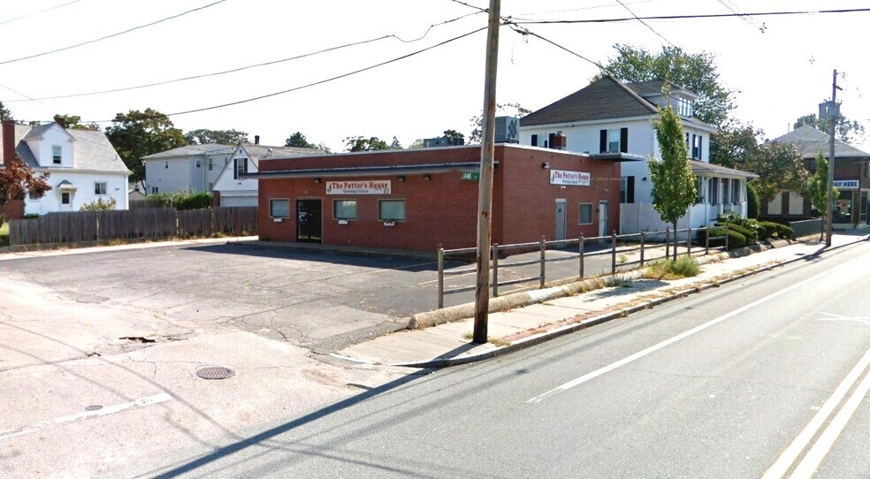More Photos Of 987 Charles St, North Providence Freestanding For Lease