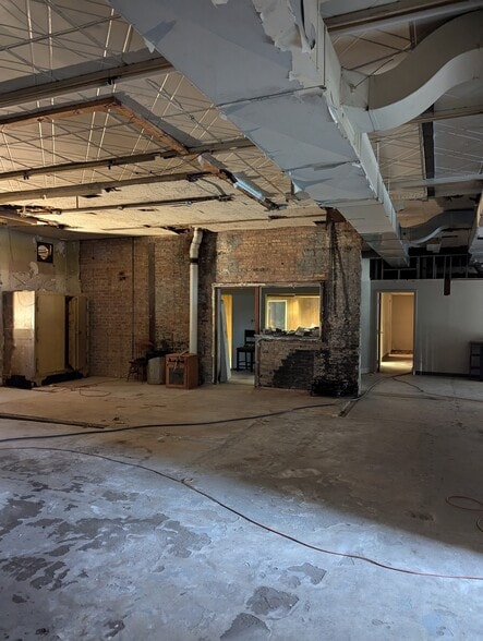 More Photos Of 13210 S Olde Western Ave, Blue Island Warehouse For Lease