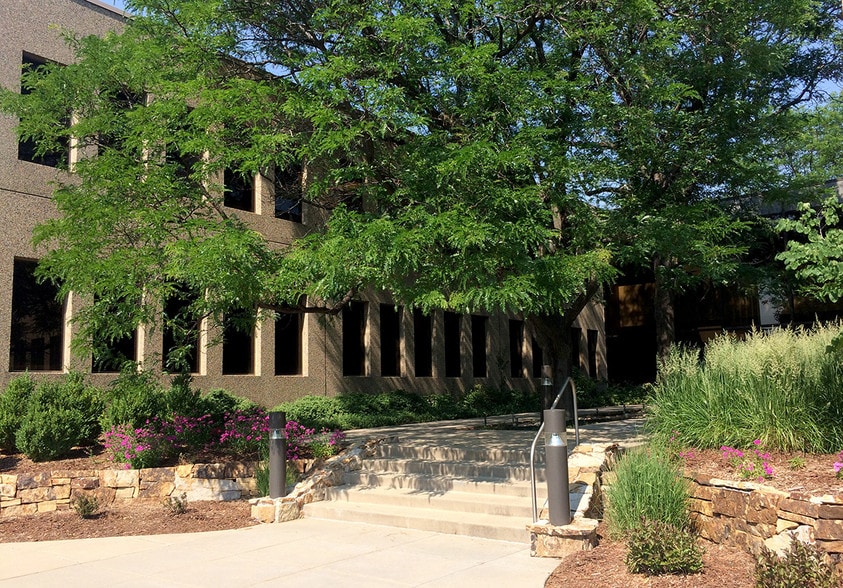 More Photos Of 2 Inverness Dr E, Englewood Medical For Sale