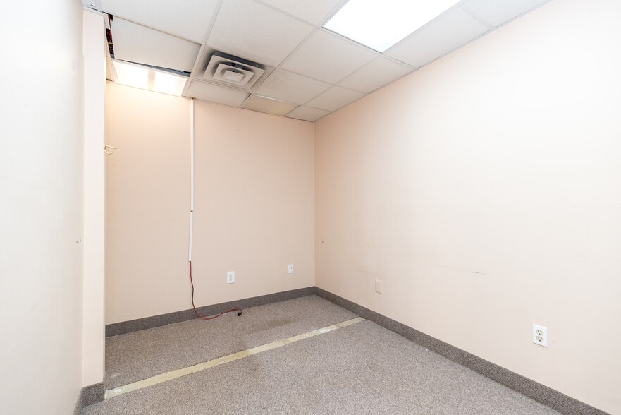 More Photos Of 908-918 Town Center, New Britain Office For Sale