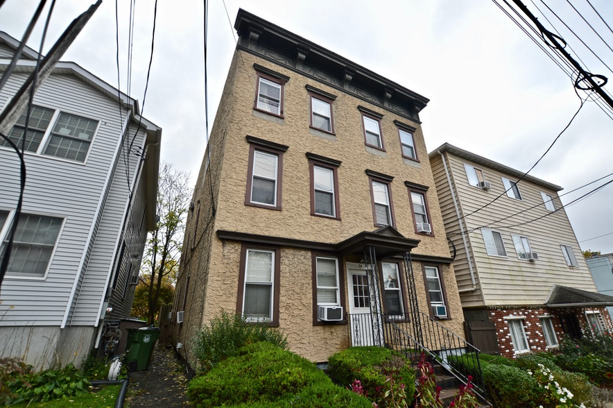 Primary Photo Of 74 Wildey St, Tarrytown Apartments For Sale