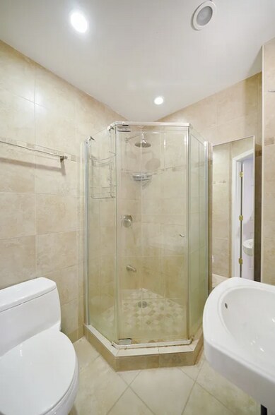 More Photos Of 222 E 18th St, New York Apartments For Sale