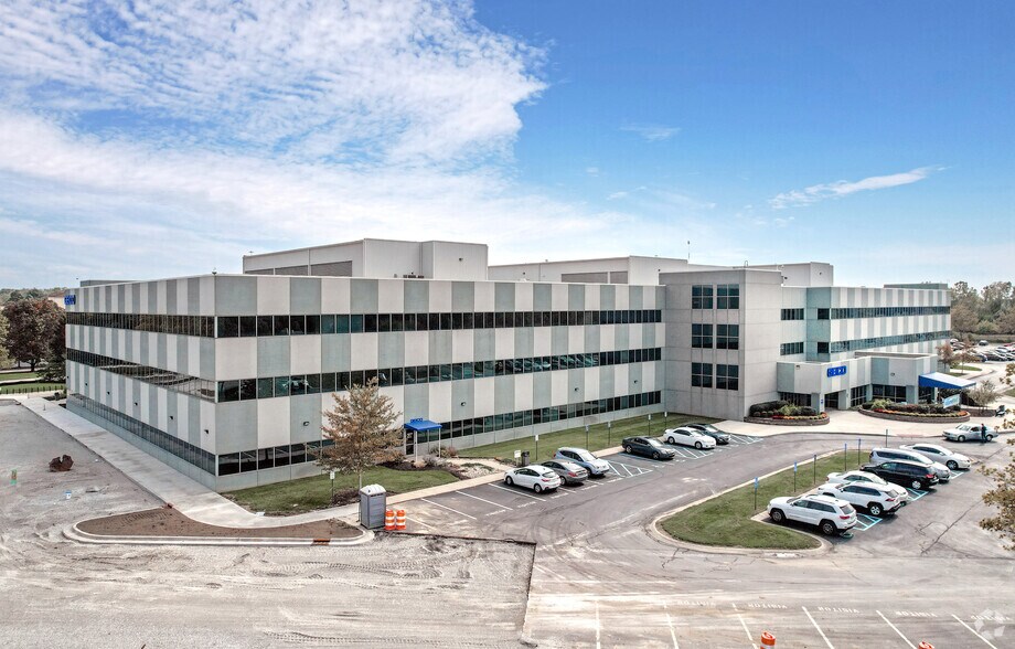 More Photos Of 101 W 103rd St, Indianapolis Office For Lease