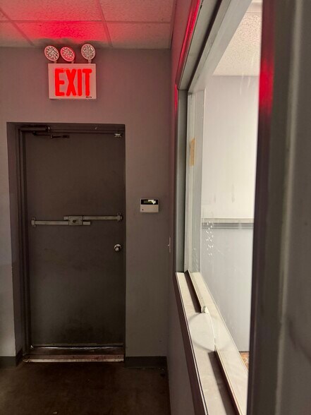 More Photos Of 1034 Linwood St, Brooklyn Warehouse For Lease