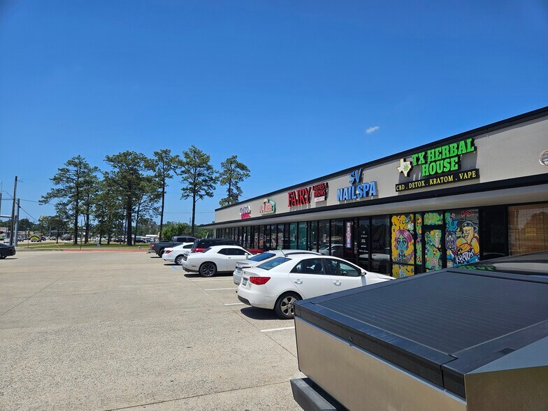More Photos Of 203-213 S Main St, Lumberton General Retail For Lease