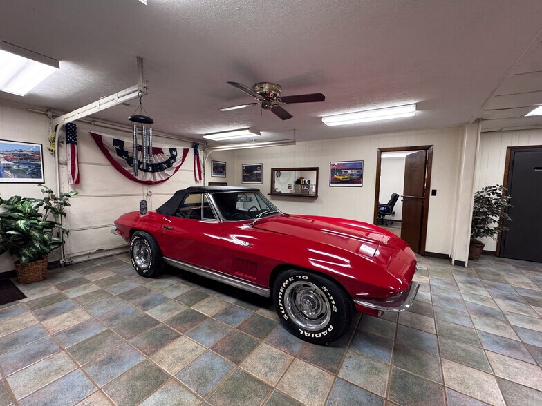 More Photos Of 544 W High St, Edison Auto Dealership For Sale