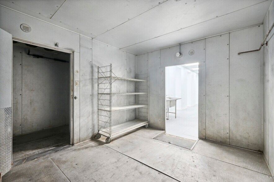 More Photos Of 312 Market St, Philadelphia Restaurant For Lease
