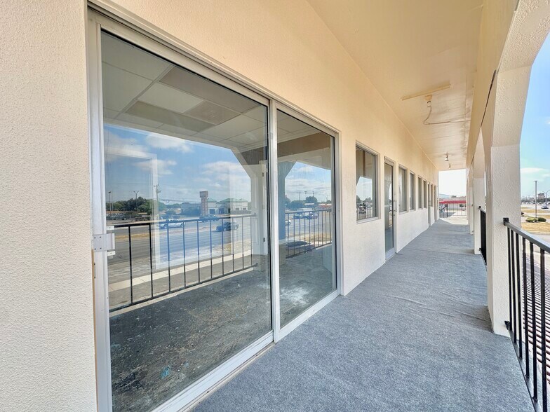 More Photos Of 7205 Bandera Rd, San Antonio Unknown For Lease