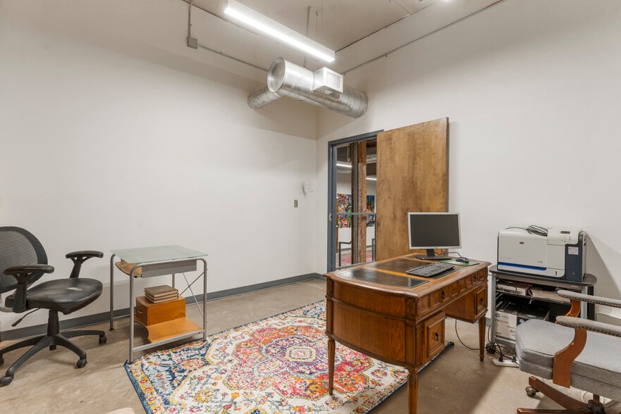 More Photos Of 621 S Kenosha Ave, Tulsa Auto Repair For Sale