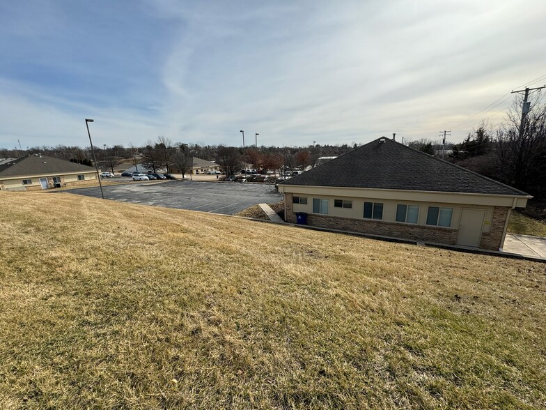 More Photos Of 2085 Collier Corporate Pky, Saint Charles Office For Sale