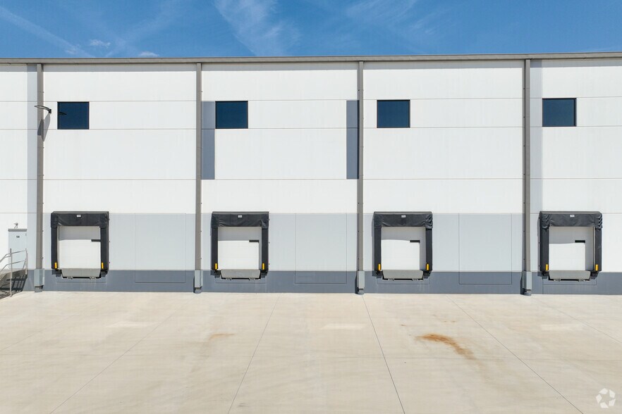 More Photos Of 9981 Harrison Ave, Harrison Distribution For Lease