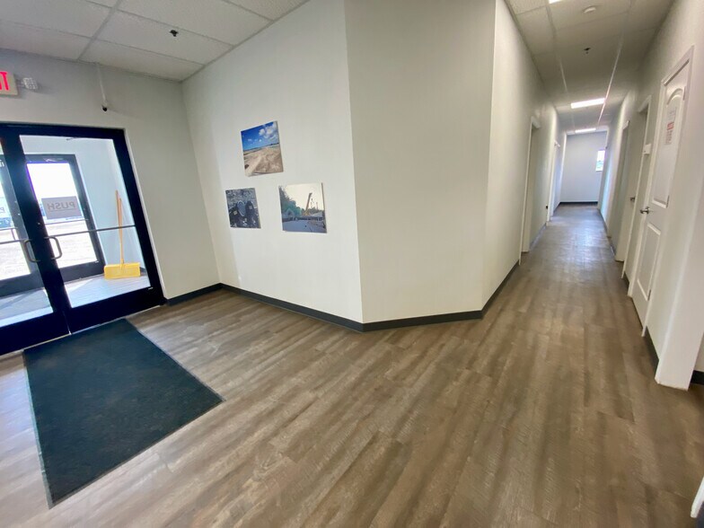 More Photos Of 603 Well St, Williston Warehouse For Sale