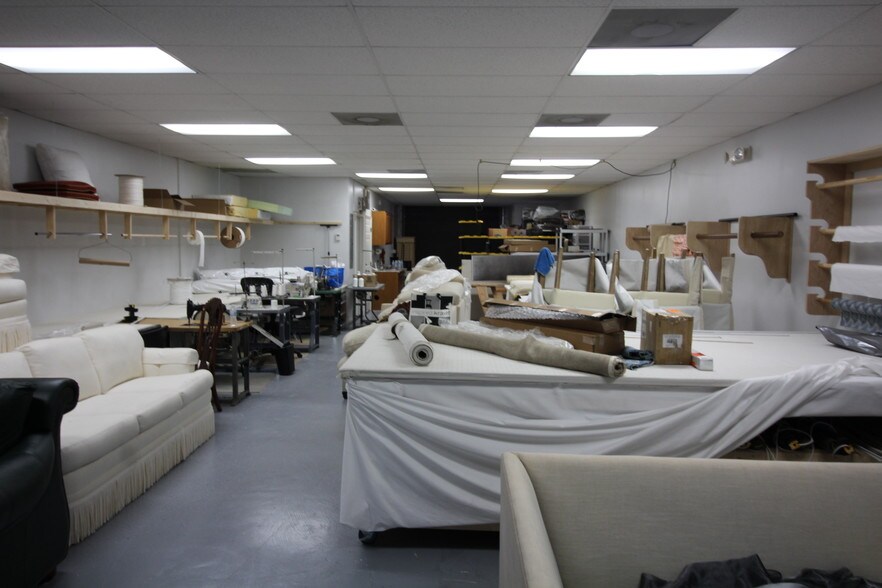 More Photos Of 880 Jupiter Park Dr, Jupiter Light Manufacturing For Sale