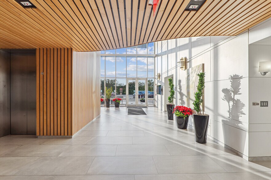 More Photos Of 1300 W Sam Houston Pky S, Houston Office For Sale