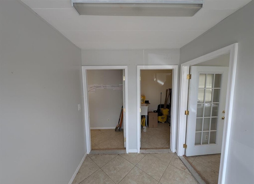 More Photos Of 5917 Plank Rd, Peoria Multifamily For Sale
