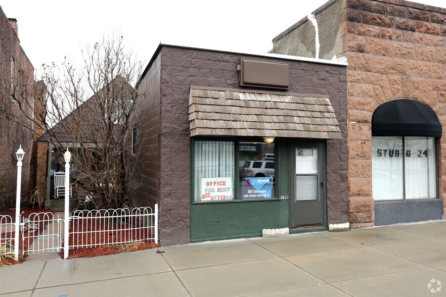 More Photos Of 8603 N 30th St, Omaha Storefront Retail Residential For Lease