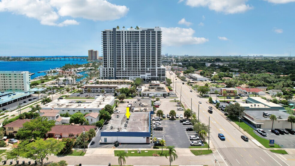 More Photos Of 415 Federal Hwy, Lake Park General Retail For Sale
