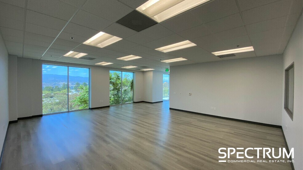 More Photos Of 28280-28288 Alta Vista Ave, Valencia Distribution For Lease