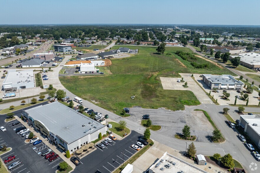 More Photos Of 1373 Union University Dr, Jackson Storefront Retail Office For Lease