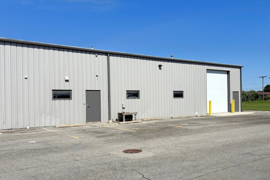 More Photos Of 7007 Trafalgar St, Fort Wayne Light Manufacturing For Lease