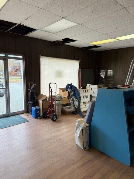 More Photos Of 72 Unity St, Turners Falls Freestanding For Sale