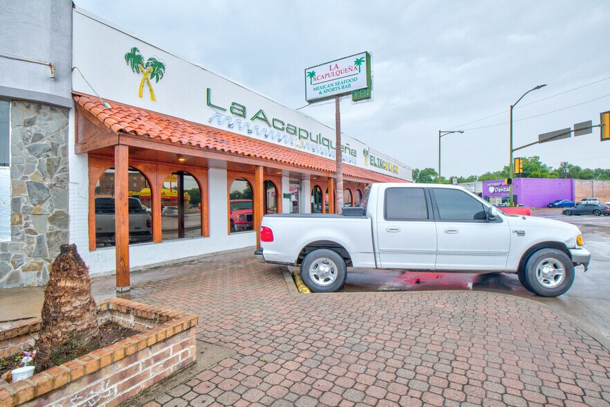 Primary Photo Of 2706 Samuell Blvd, Dallas Storefront For Lease