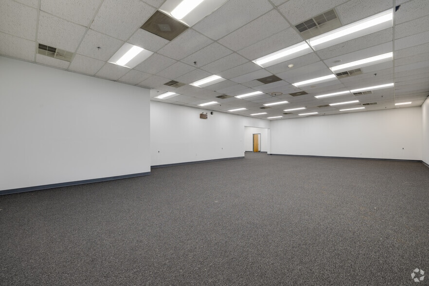 More Photos Of 450-460 Veterans Dr, Burlington Light Distribution For Sale