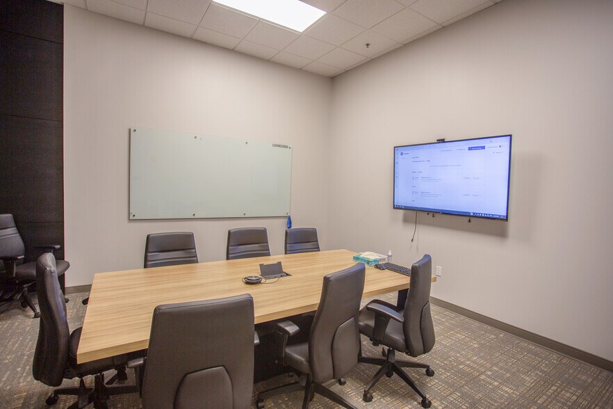 More Photos Of 2721 Discovery Dr, Orlando Research And Development For Lease