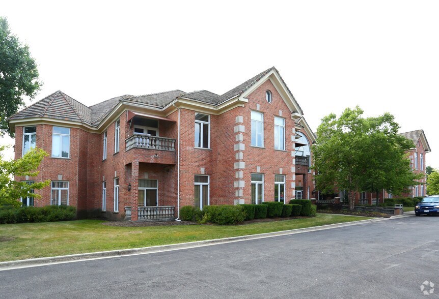 More Photos Of 501 N Riverside Dr, Gurnee Medical For Lease