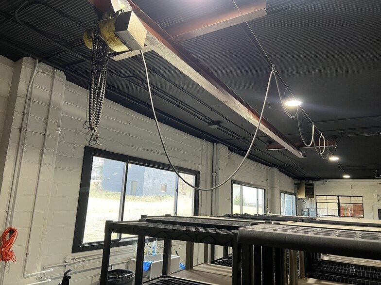 More Photos Of 465 E Main St, Batavia Warehouse For Lease