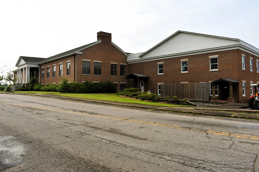 Primary Photo Of 755 Lee St, Alexander City Office For Sale