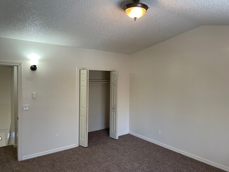 More Photos Of 129 Wellington St, Fountain Apartments For Sale