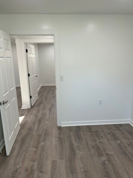 More Photos Of 441 Wildlife Rd, Lexington Flex For Lease