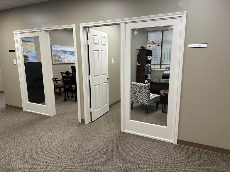 More Photos Of 6911 Breen Dr, Houston Warehouse For Lease