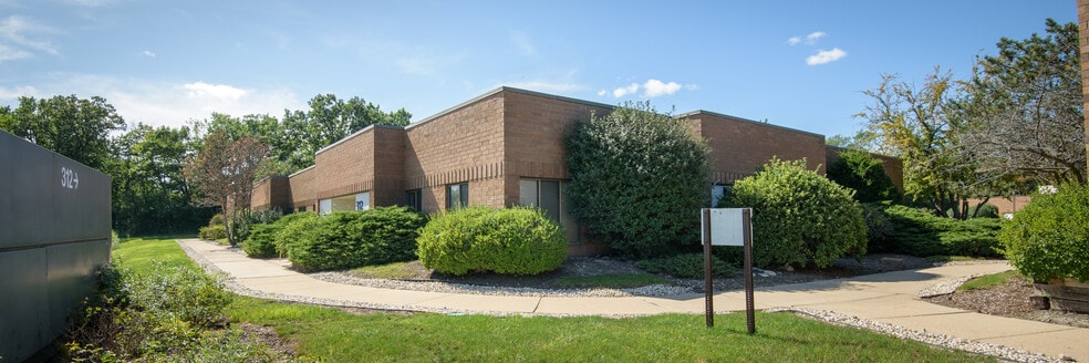 More Photos Of 1535 Lake Cook Rd, Northbrook Unknown For Lease