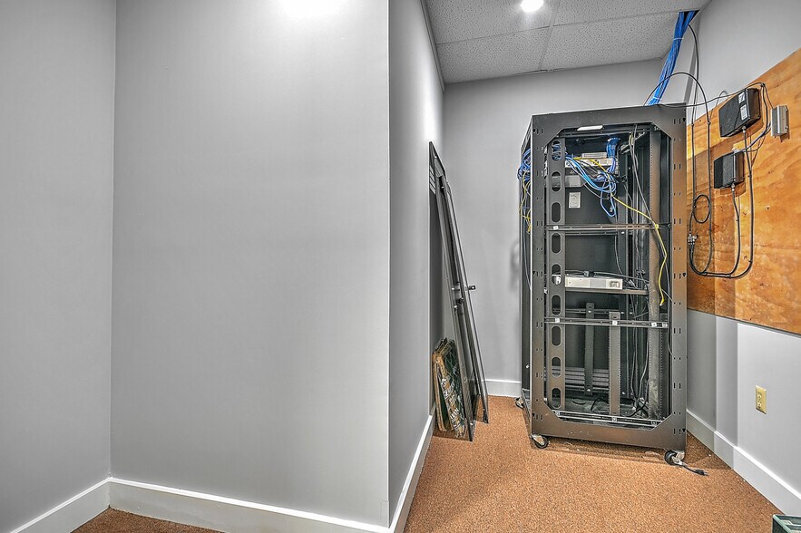 More Photos Of 10376 Wallace Alley St, Kingsport Office For Lease