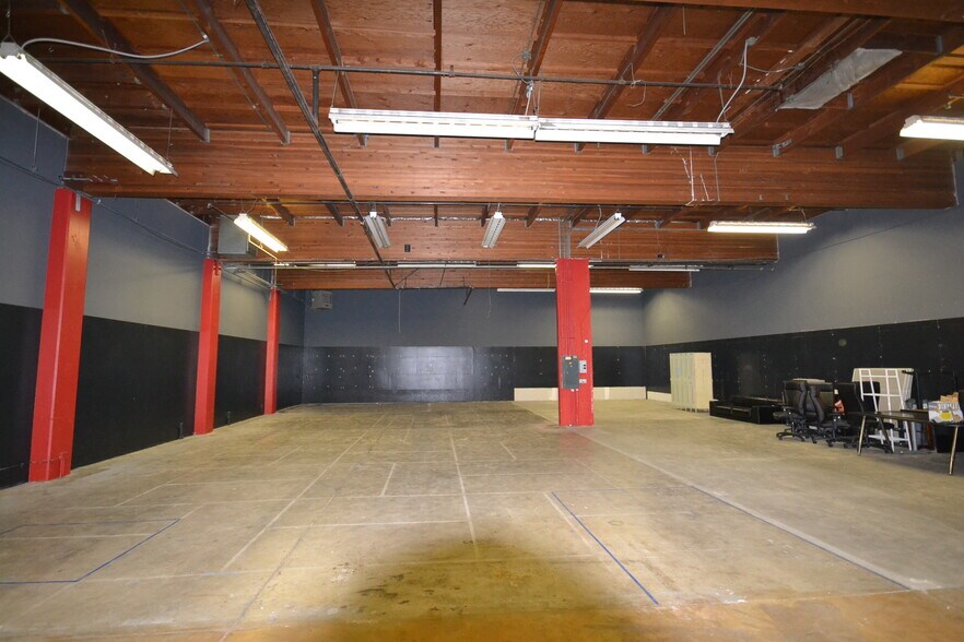 More Photos Of 1308 9th St, Berkeley Warehouse For Lease