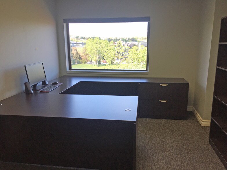 More Photos Of 1615 10th Ave SW, Calgary Office Residential For Lease