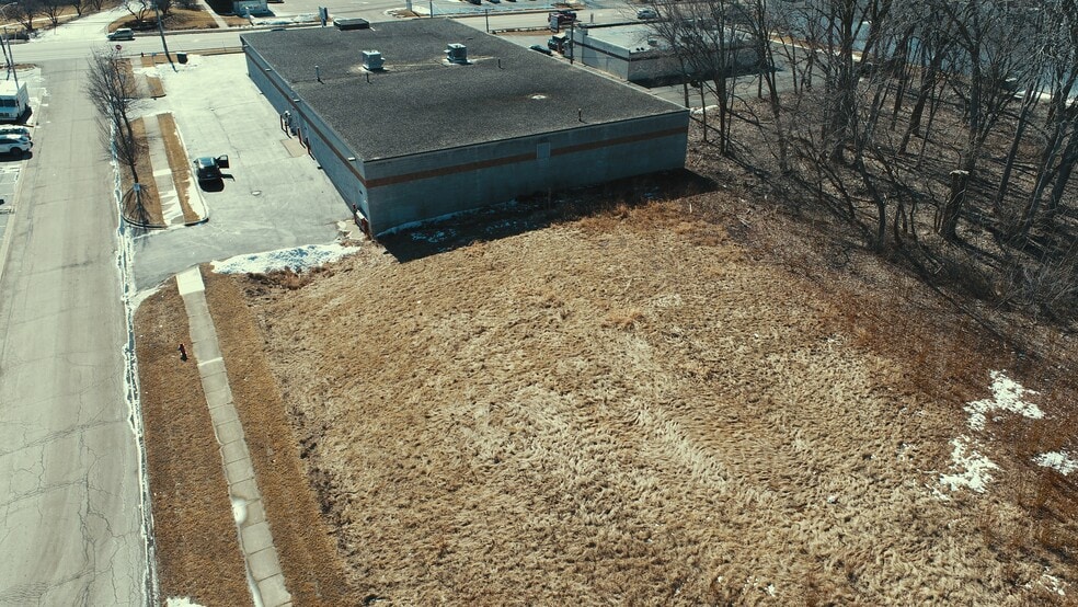 More Photos Of 3500 Grand Ave, Gurnee Storefront For Sale