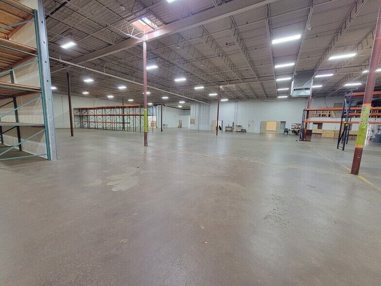 More Photos Of 3701 S Western Ave, Sioux Falls Warehouse For Lease