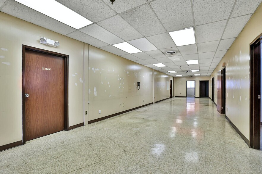 More Photos Of 50 Snake Hill Rd, West Nyack Warehouse For Lease