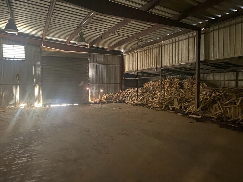 More Photos Of 422 Bay St, Heidelberg Manufacturing For Lease