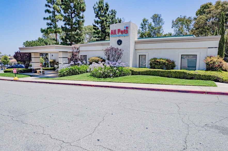 More Photos Of 28326 S Western Ave, Rancho Palos Verdes Veterinarian Kennel For Sale